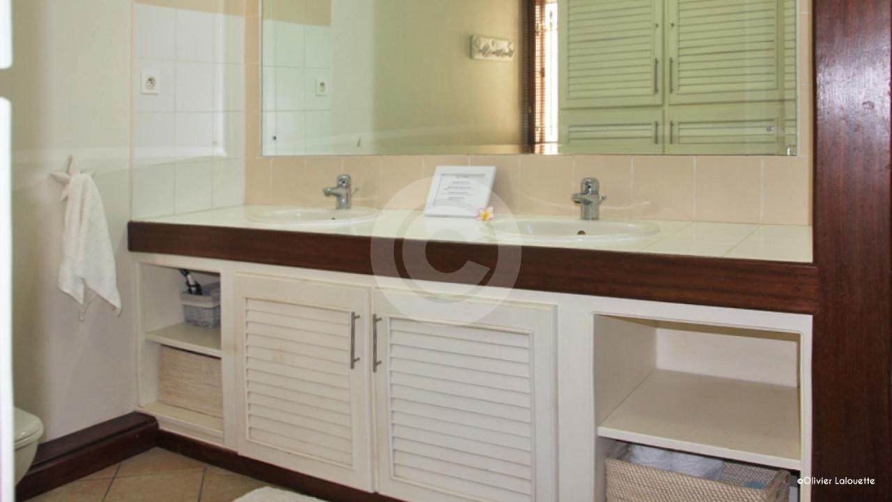 Fantastic Spacious Beachfront Villavacances Grand-Baie Exterior photo