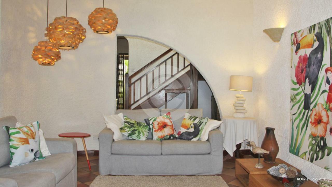 Fantastic Spacious Beachfront Villavacances Grand-Baie Exterior photo
